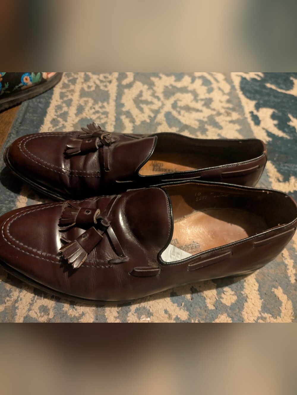 Allen Edmonds Men's Tassel Loafers in Burgundy Brown - Picture 2 of 7